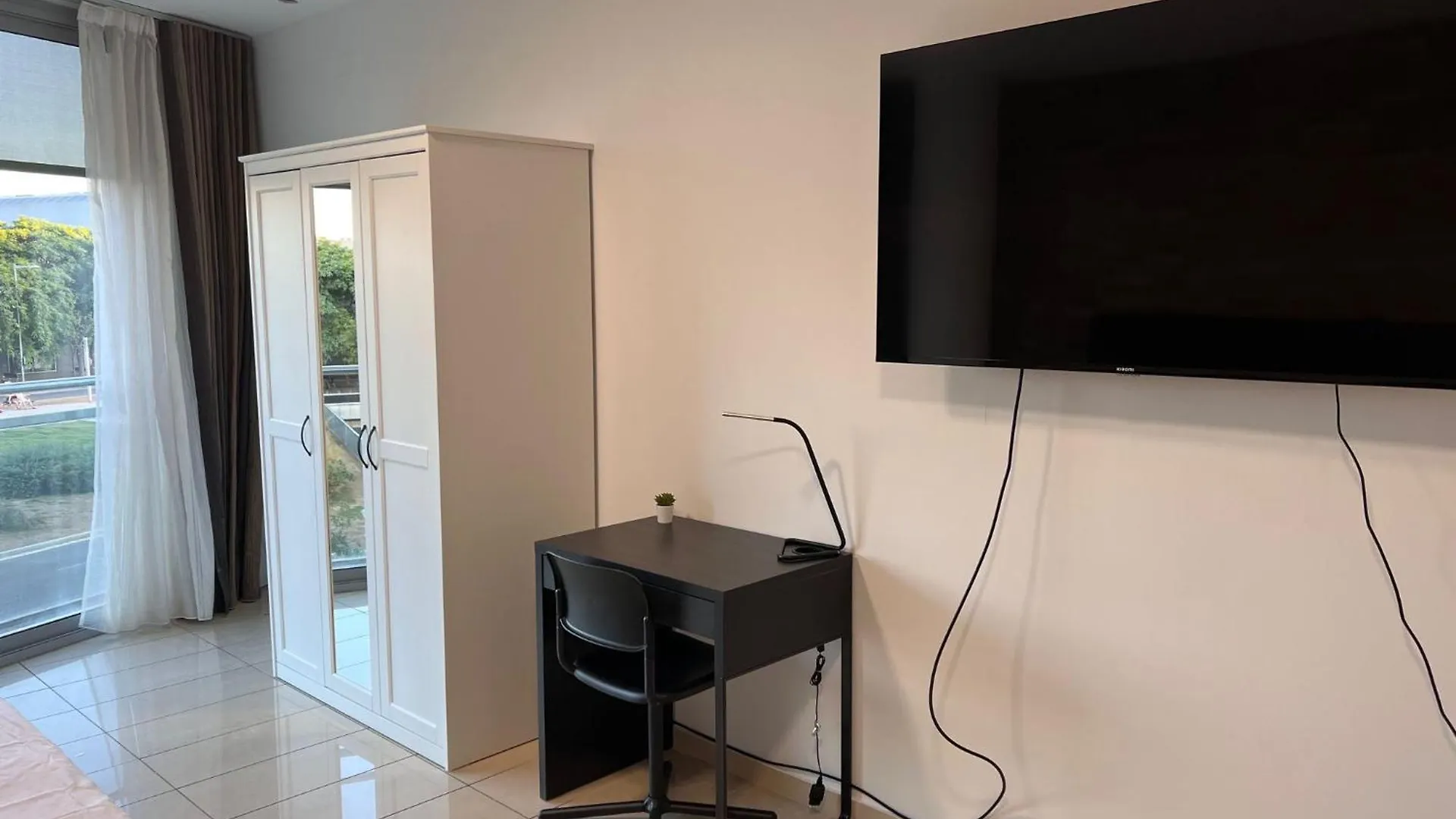 Campsite Fira Gran Via 2 - Private Rooms In A Shared Apartment - Habitaciones Privadas En Apartamento Compartido L'Hospitalet de Llobregat