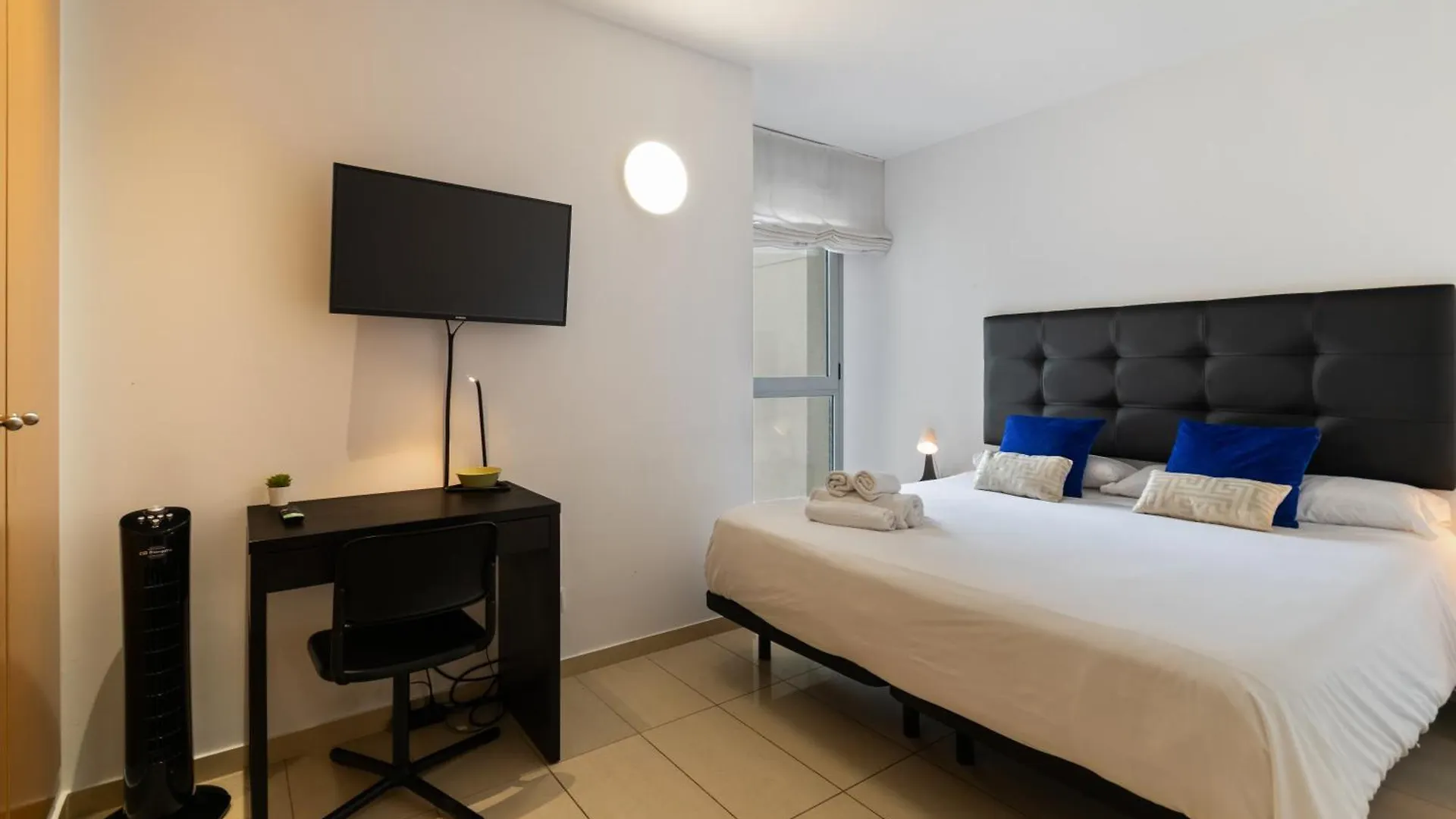 Campsite Fira Gran Via 2 - Private Rooms In A Shared Apartment - Habitaciones Privadas En Apartamento Compartido L'Hospitalet de Llobregat
